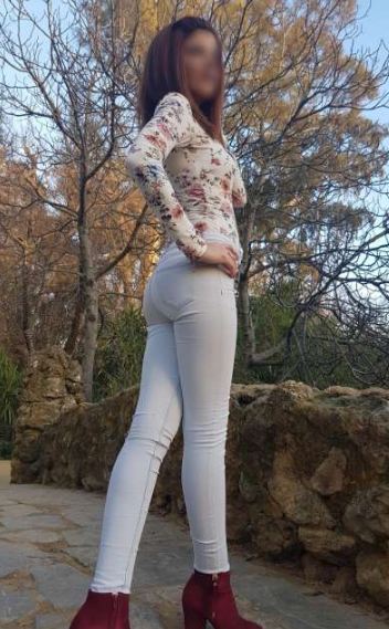 SEVILLANA 22 AÑOS ESTUDIANTE SEVILLA