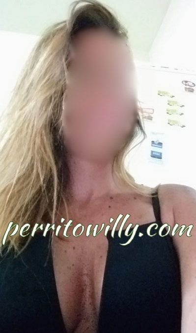 CARLA OBEDIENTE SEVILLANA (6 FOTOS)