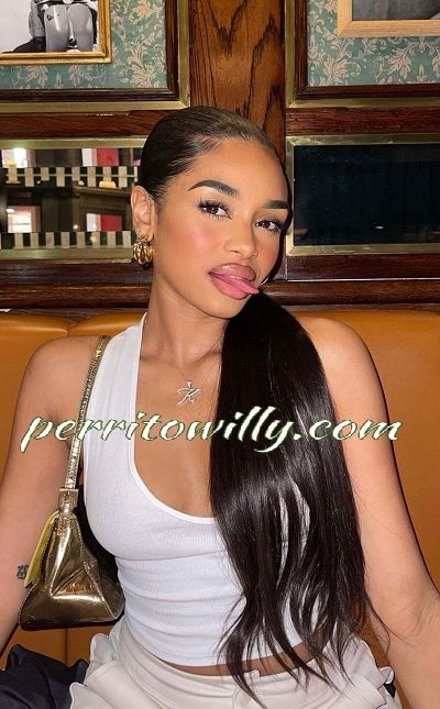 NOVEDAD EN DOS HERMANAS «GUAPÍSIMA CUBANA DE 20 AÑOS» (12 FOTOS)