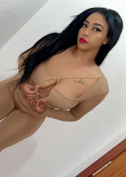 VIOLETA 27 AÑOS (1 VIDEO Y 7 FOTOS)