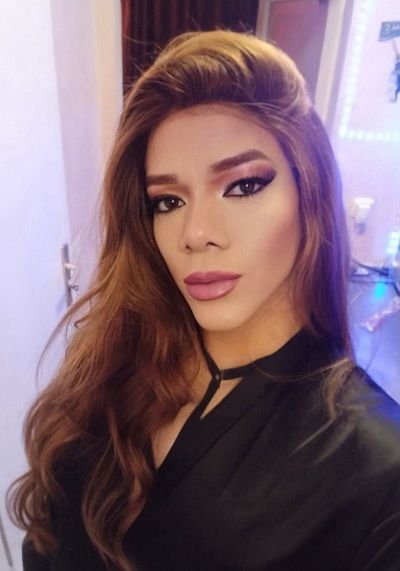 TRAVESTI EN SEVILLA JOSELYN «EN BUSCA DE CONOCER GENTE INTERESANTE» (5 FOTOS)