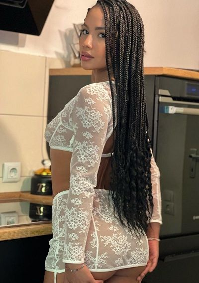 SOFIA VENEZOLANA 22 AÑOS «TAL COMO ME VES GUAPA Y SIMPÁTICA» (5 FOTOS)