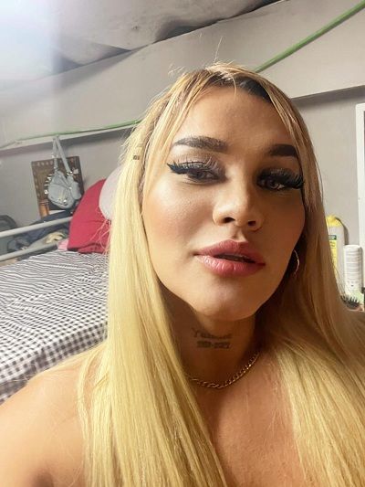 TRANSEXUAL KARLA 23 AÑOS (6 FOTOS)