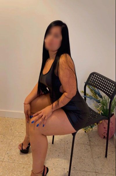 EN BORMUJOS «SOY ROXANA UNA MUJER ENCANTADORA DE 40 AÑOS» (11 FOTOS)