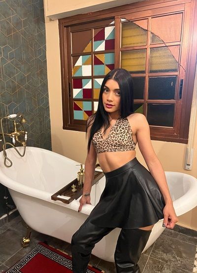 MICHELLE 18 AÑOS (9 FOTOS)