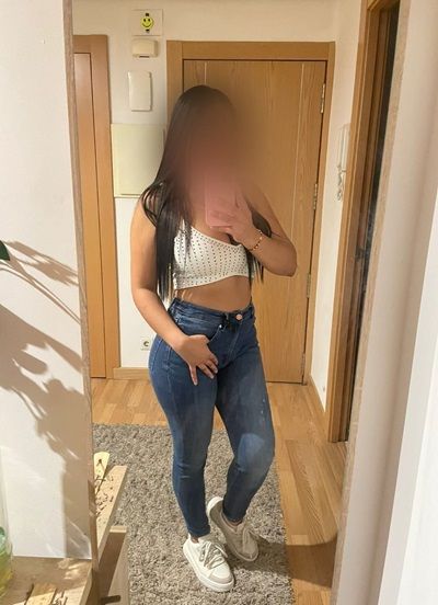 EN CAMAS VALENTINA 25 AÑOS (6 FOTOS)