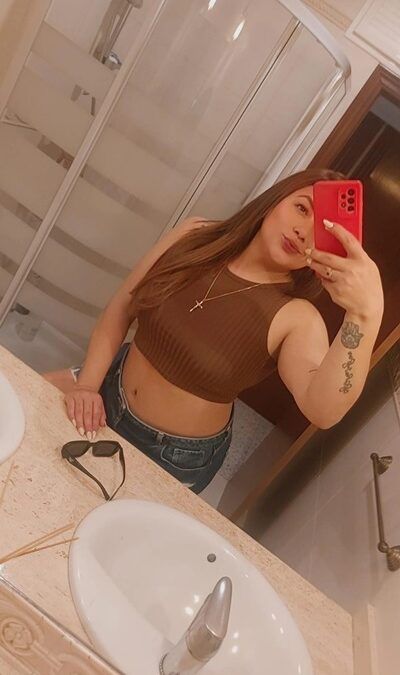 SOY UNA CHICA CARIÑOSA Y SOCIABLE (7 FOTOS)