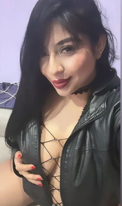 EN GINES NIKOL «SOY UN CHICA EXUBERANTE SUPER DIVERTIDA» (6 FOTOS)