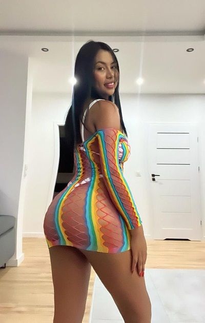 EN BORMUJOS SOFIA 22 AÑOS (4 FOTOS)