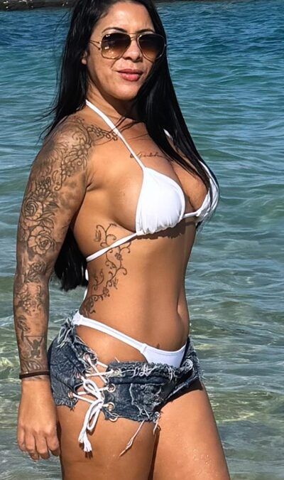 THAIS BRASILEÑA 30 AÑOS (4 VÍDEOS Y 16 FOTOS)