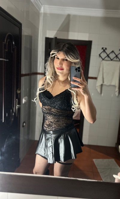 TRANSEXUAL KARLA 25 AÑOS SOY RUBIA Y MUY FEMENINA (6 FOTOS)