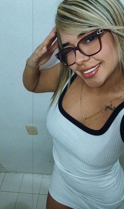 EN TOMARES SARA 23 AÑOS (9 FOTOS)