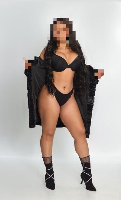 ANGIE VENEZOLANA 28 AÑOS (3 FOTOS)