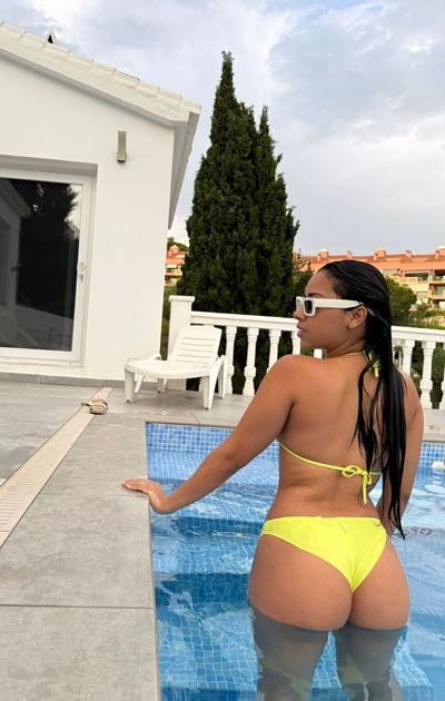 EN TOMARES KARINA 20 AÑOS (4 FOTOS)