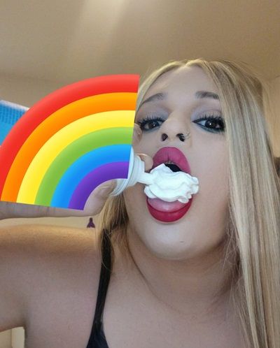 TRAVESTI EN SEVILLA PERLA RUBIA HERMOSA (7 FOTOS)