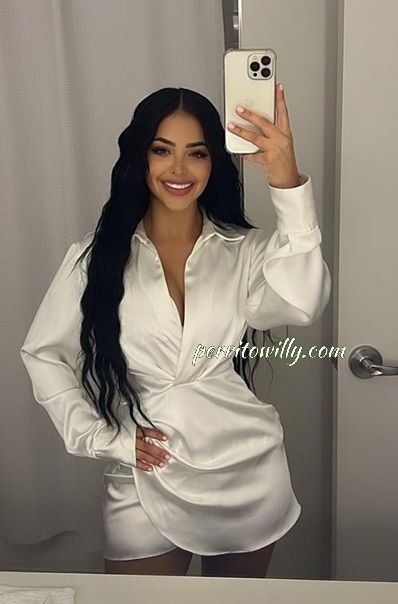 EN DOS HERMANAS SOFIA 29 AÑOS (6 FOTOS)