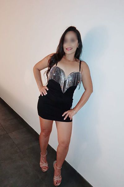 EN GINES «SOY LIA UNA MUJER MUY AMABLE Y CARIÑOSA» (6 FOTOS)