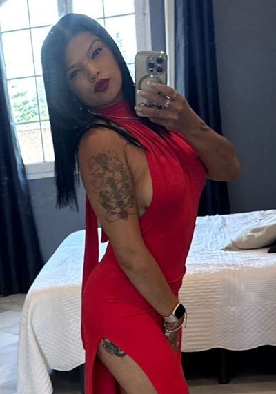 EN GINES SARA «DISPUESTA A PASARLO SUPER» (15 FOTOS)