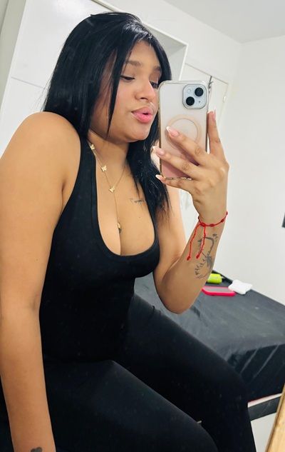 EN BORMUJOS SARA 19 AÑOS (1 VIDEO Y 5 FOTOS)