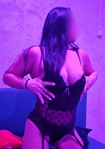 YAIZA MASAJISTA ESPAÑOLA 35 AÑOS (7 FOTOS)