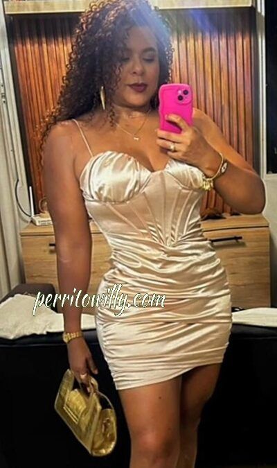 ENMA MASAJISTA DE 35 AÑOS DE VISITA EN SEVILLA (5 FOTOS)