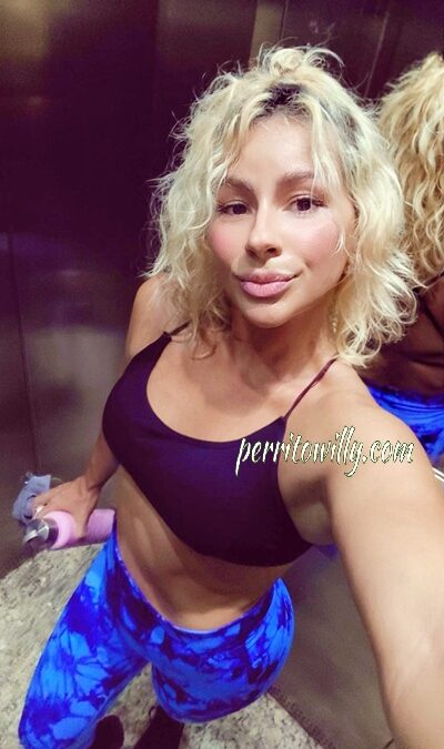 JANYDELI CHICA RUBIA BRASILEÑA EN FORMA (4 FOTOS)