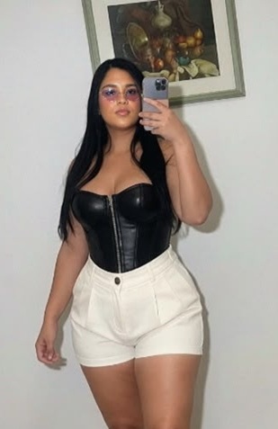 EN BORMUJOS ISABELLA 27 AÑOS (7 FOTOS)