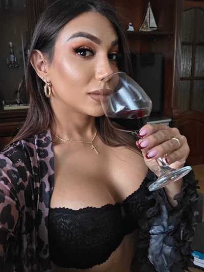 TRANSEXUAL ALESSIA FOX 28 AÑOS (10 VÍDEOS Y 35 FOTOS)